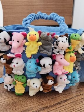 Blue Plush Small Pets Finger Puppets Tote - Assorted Colors